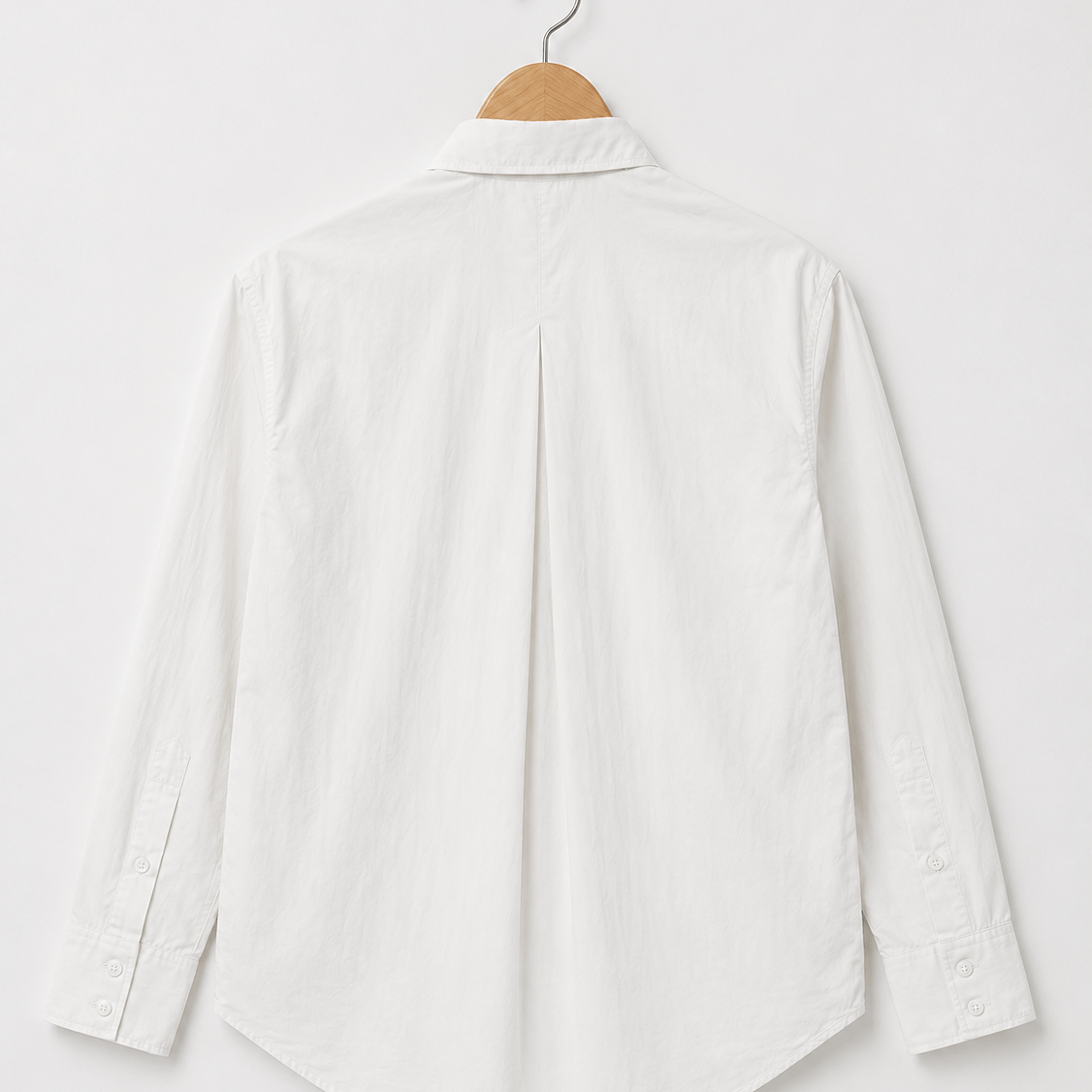 LA VOILE BLANCHE — view 2