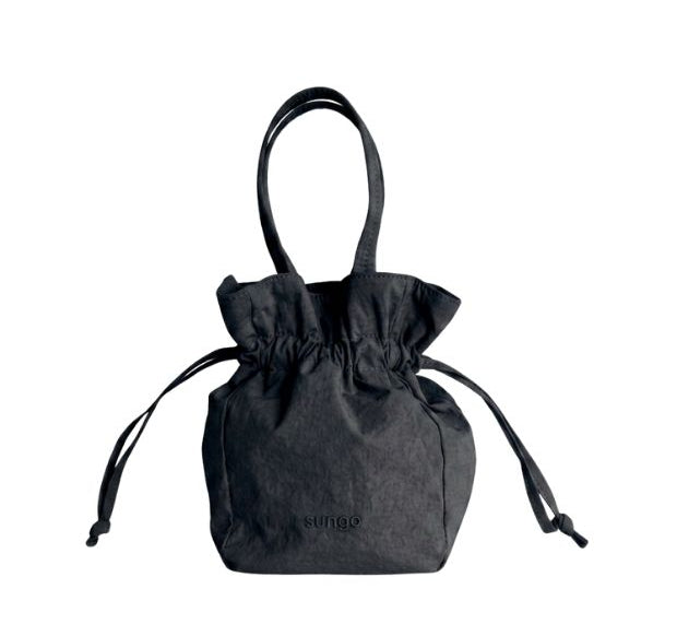 SUNGO Jessie Drawstring Bag กระเป๋าถือเชือกรูดผ้าไนลอน
